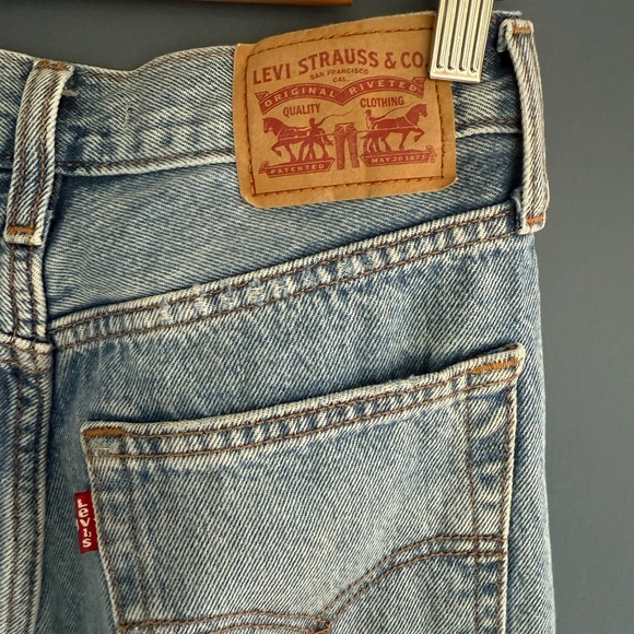 Levi's High Rise Light Blue Distressed Jeans - Picture 3 of 4